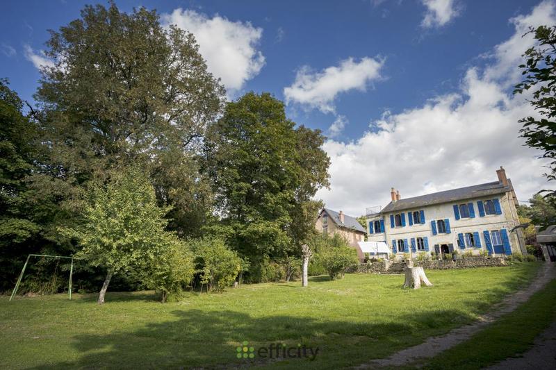 Villa - 244 m² - 9 pièces