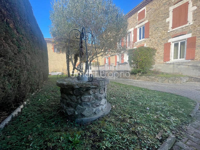 Propriété - 222 m² - 7 pièces