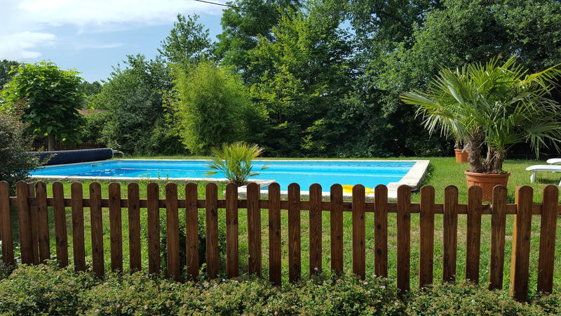 Maison - 300 m² - 8 pièces