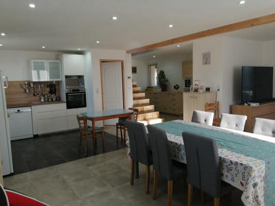 Maison - 280 m² - 9 pièces