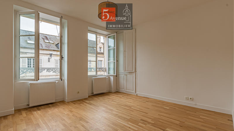 Maison - 198 m² - 7 pièces