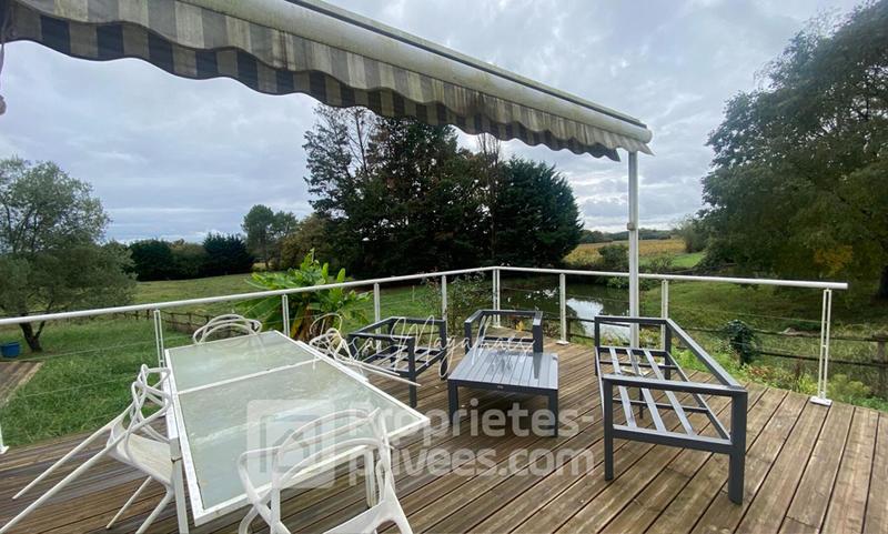 Maison - 225 m² - 8 pièces