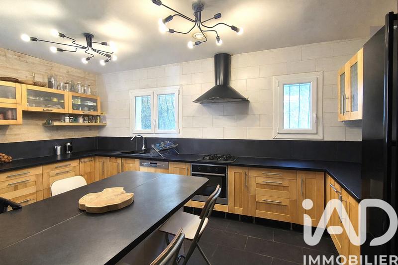 Maison - 226 m² - 6 pièces