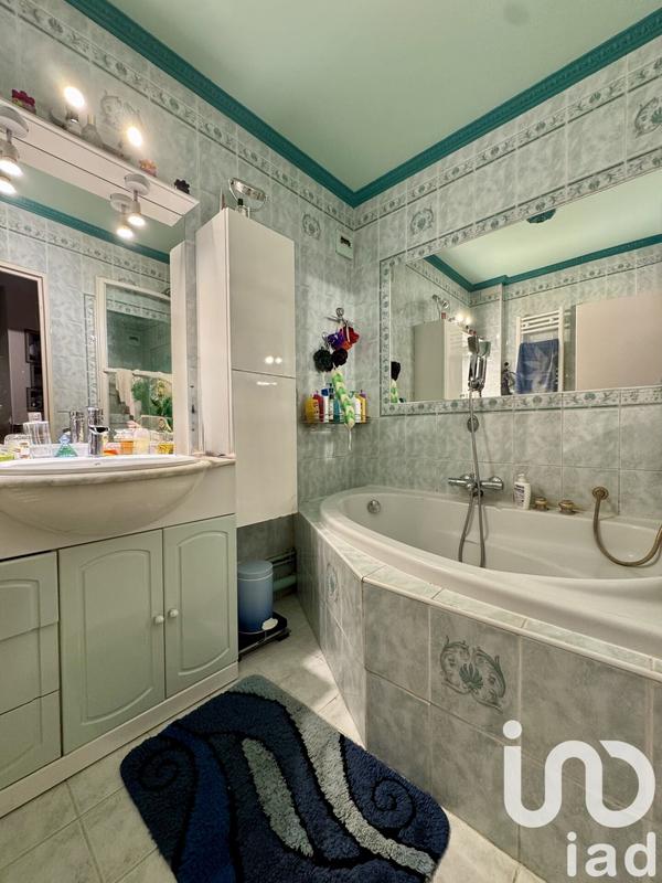 Appartement - 93 m² - 5 pièces