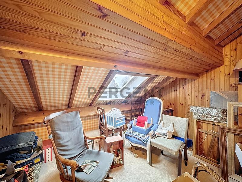 Maison - 207 m² - 8 pièces