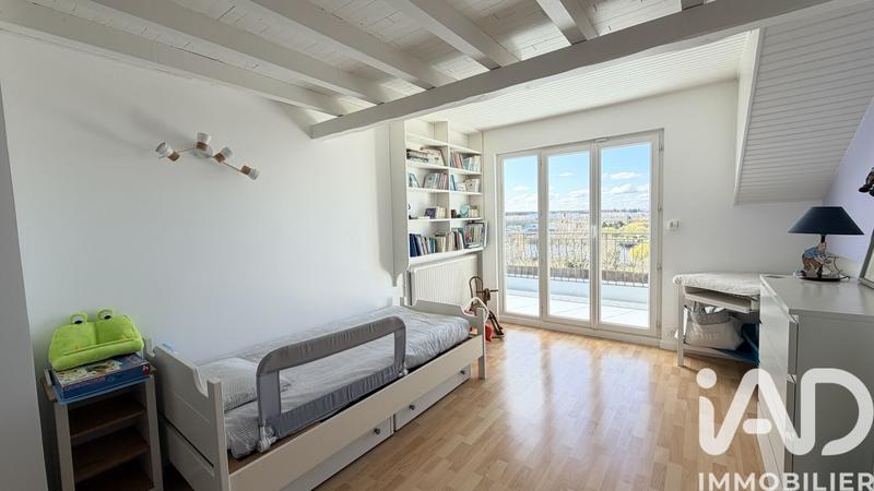 Maison - 180 m² - 9 pièces