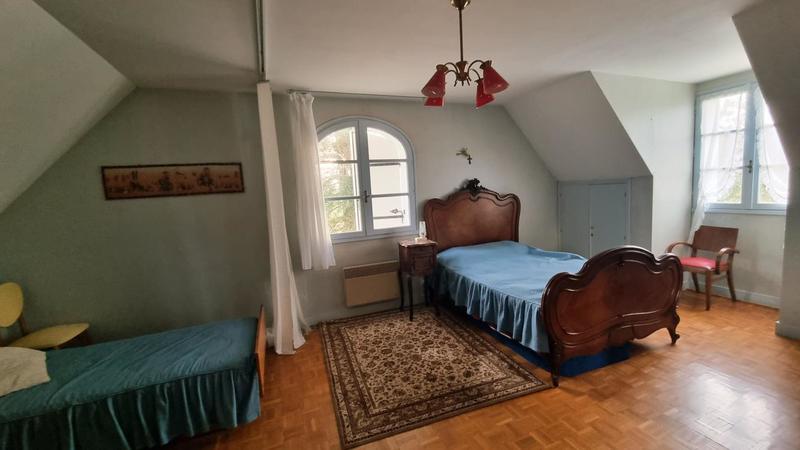 Maison - 208 m² - 6 pièces