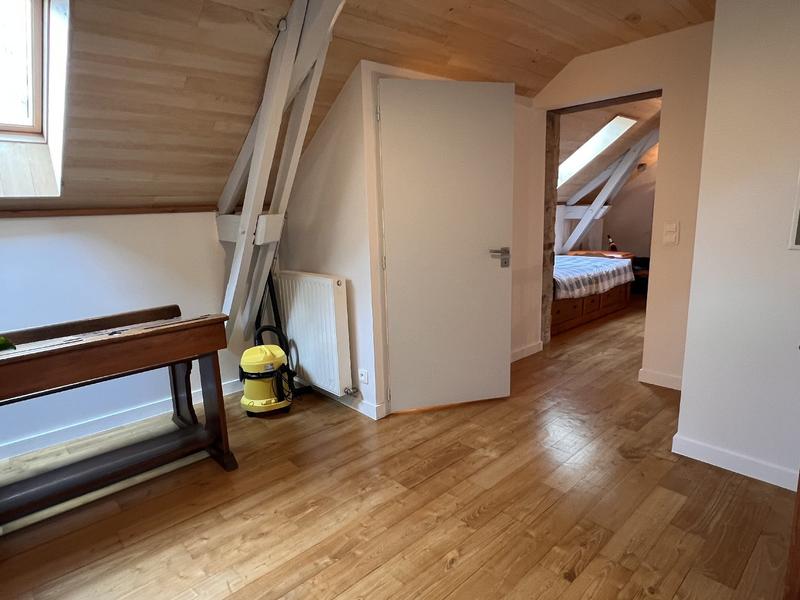 Corps de ferme - 300 m² - 9 pièces