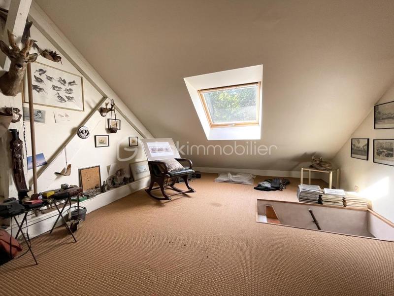 Maison traditionnelle - 263 m² - 8 pièces