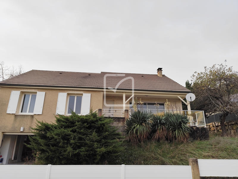 Maison - 93 m² - 5 pièces