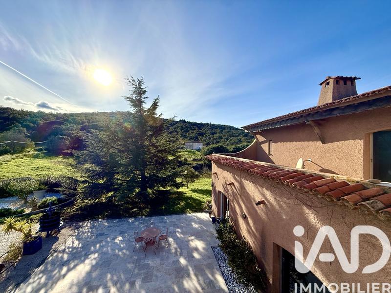 Maison - 411 m² - 17 pièces