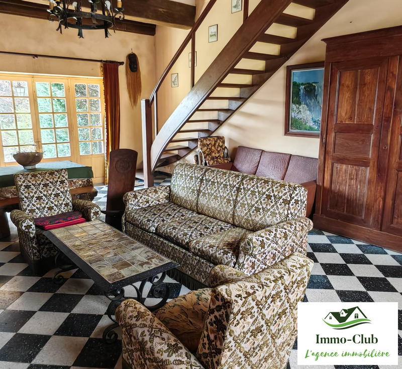 Maison - 180 m² - 8 pièces