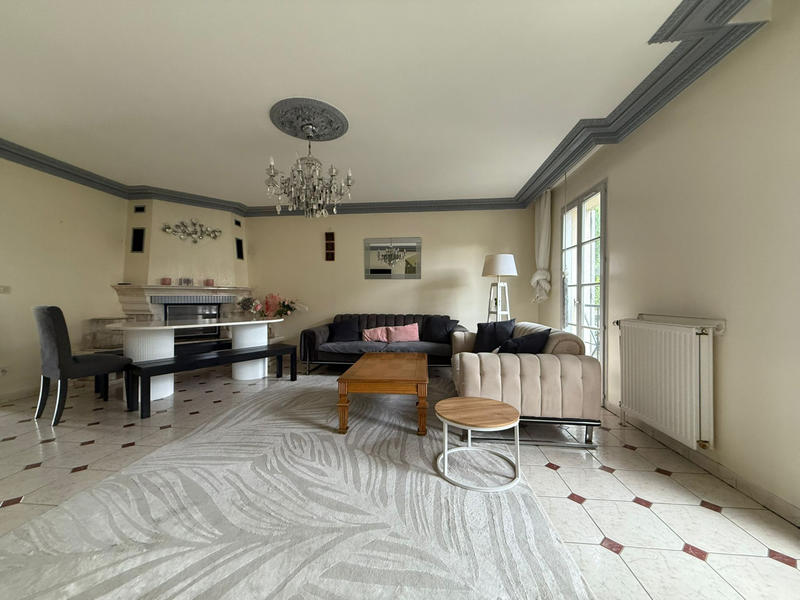 Maison - 140 m² - 7 pièces