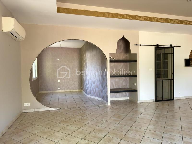 Maison traditionnelle - 218 m² - 6 pièces