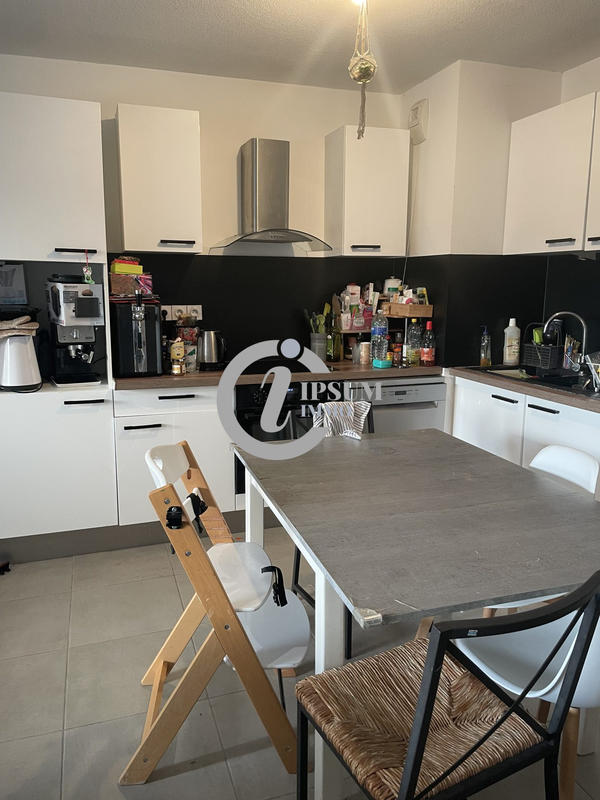 Appartement - 82 m² - 4 pièces