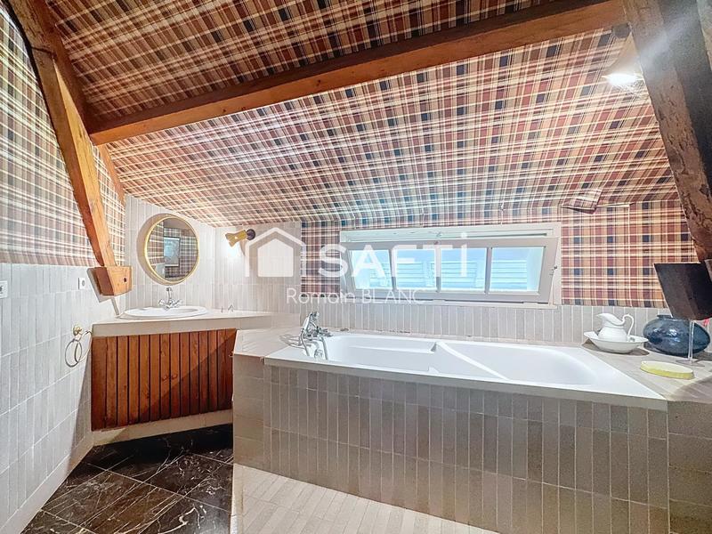 Maison de maîtres - 273 m² - 6 pièces