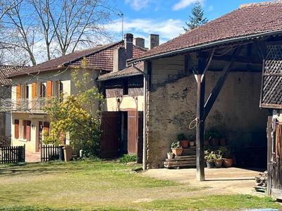 Maison - 216 m² - 8 pièces