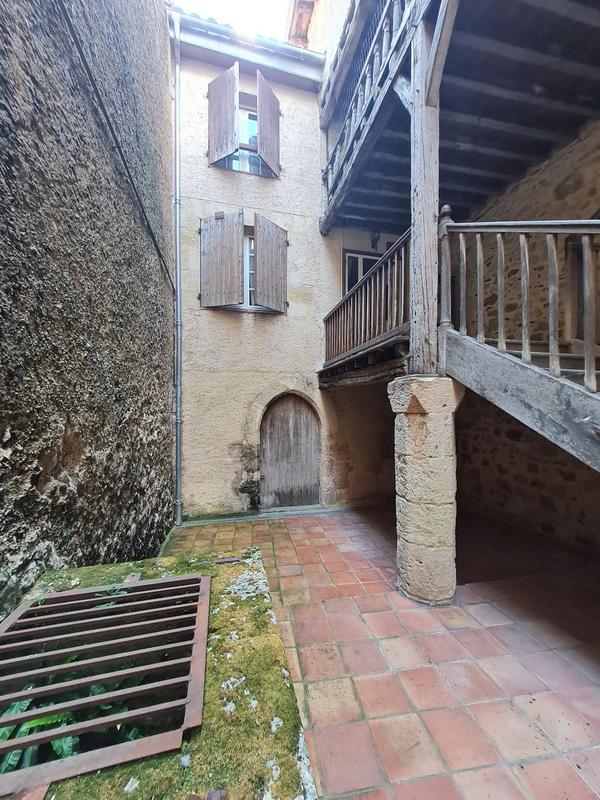 Maison - 249 m² - 9 pièces