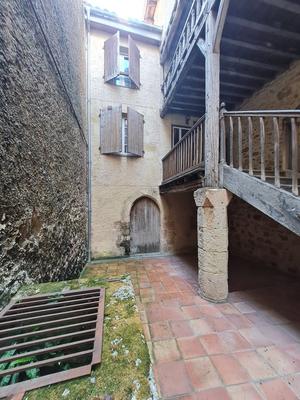 Maison - 249 m² - 9 pièces