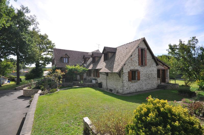 Maison - 296 m² - 8 pièces