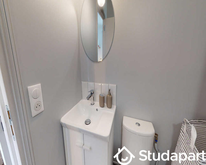 Chambre - 100 m² - 1 pièce