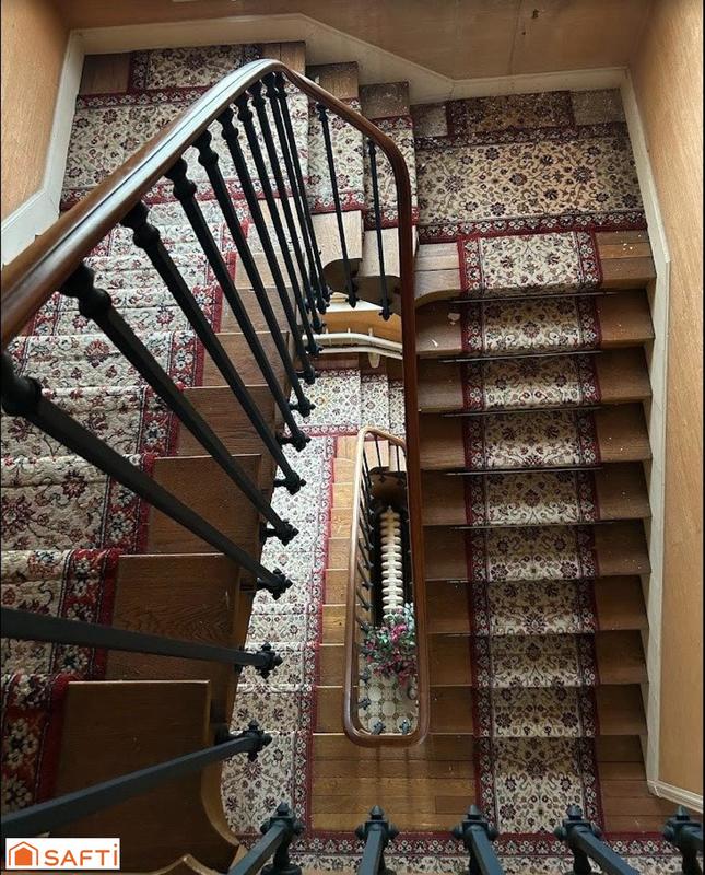 Maison - 320 m² - 27 pièces