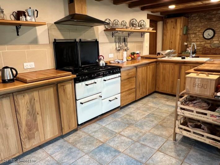 Maison - 270 m² - 11 pièces