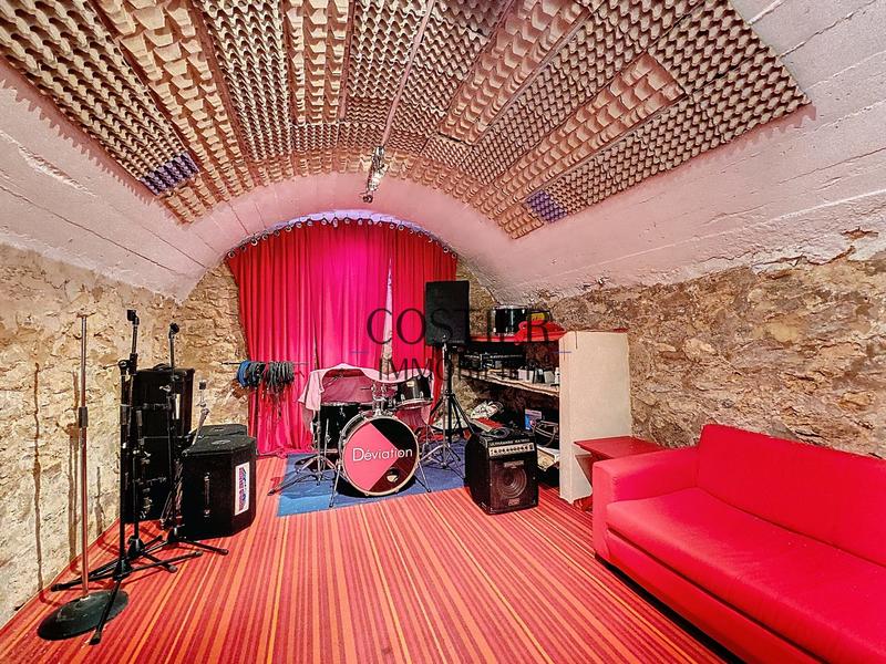 Maison ancienne - 195 m² - 8 pièces