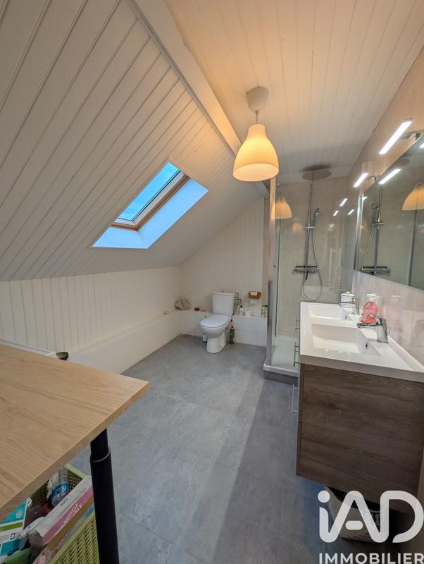 Maison - 220 m² - 7 pièces