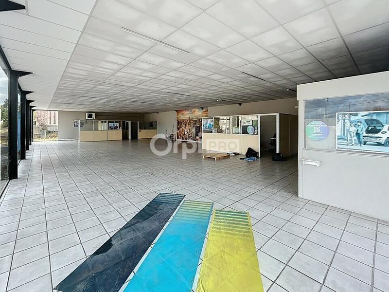 Local commercial - 551 m²