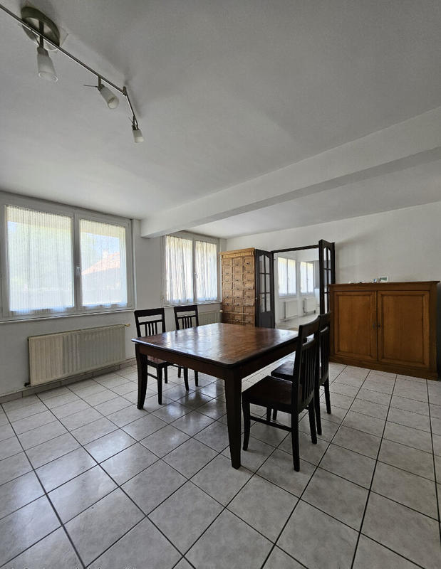Maison - 215 m² - 8 pièces