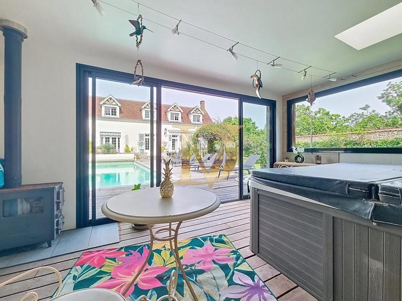 Propriété - 250 m² - 10 pièces