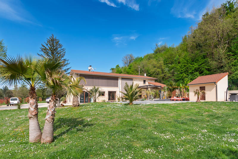 Bastide - 248 m² - 9 pièces