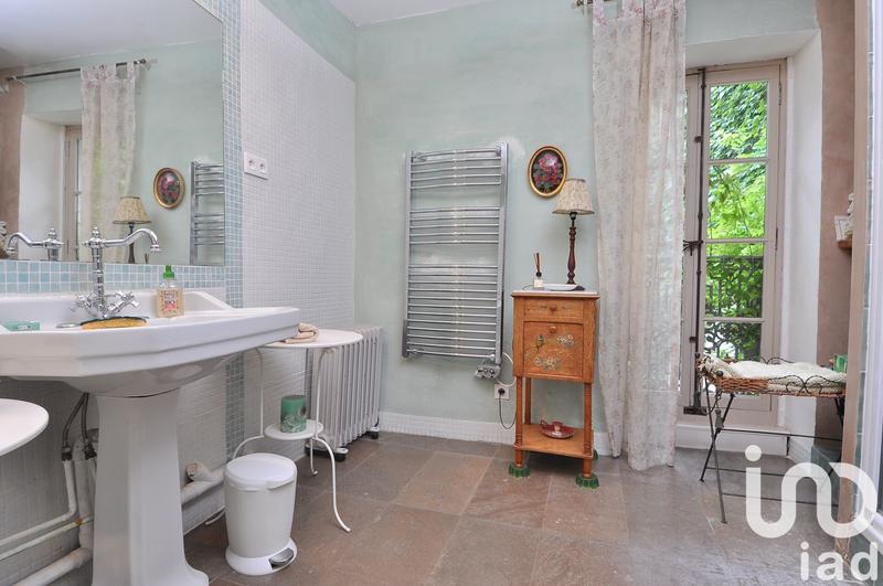 Maison - 445 m² - 14 pièces