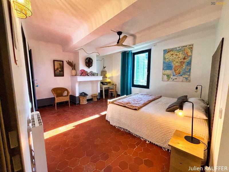 Maison - 482 m² - 14 pièces