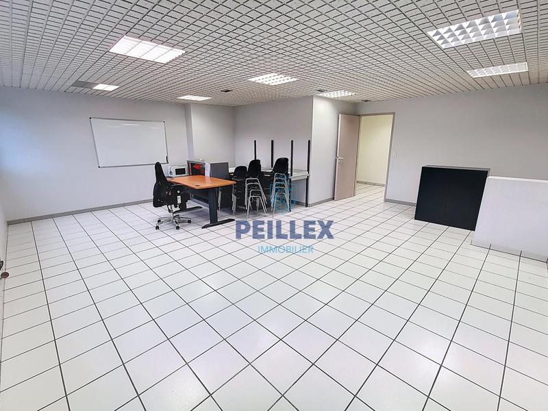 Bureau - 137 m² - 4 pièces