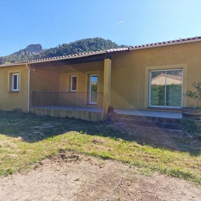 Villa - 90 m² - 4 pièces