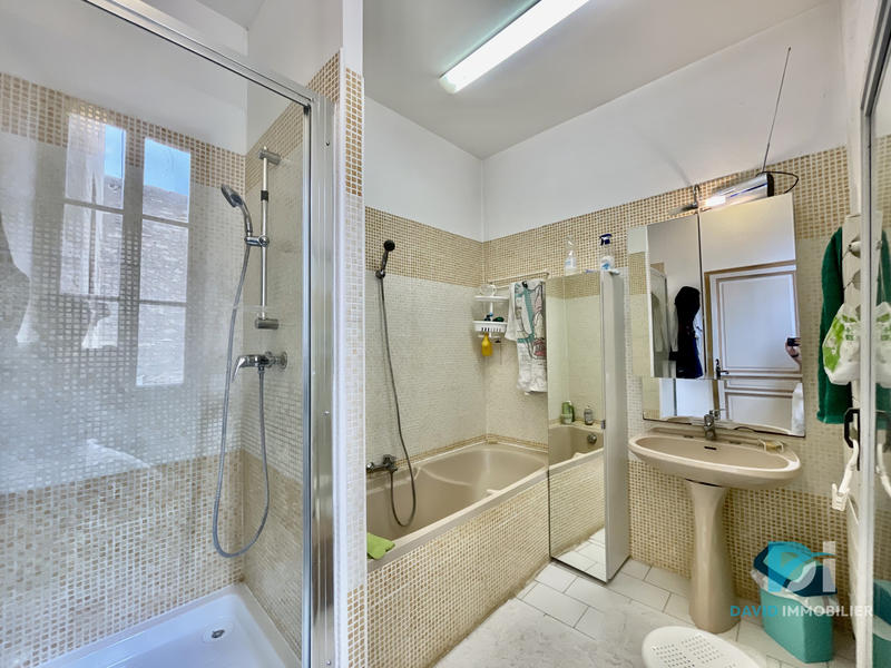 Maison - 263 m² - 8 pièces