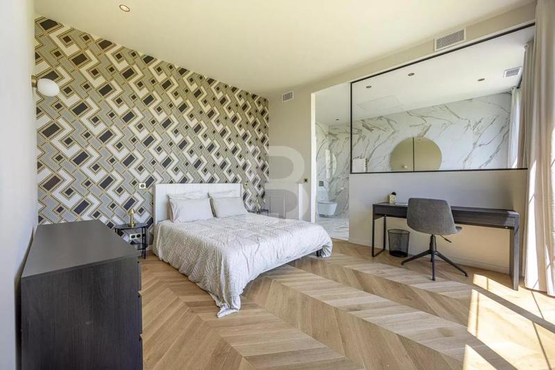 Mas - 300 m² - 7 pièces