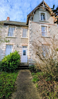 Maison - 95 m² - 5 pièces