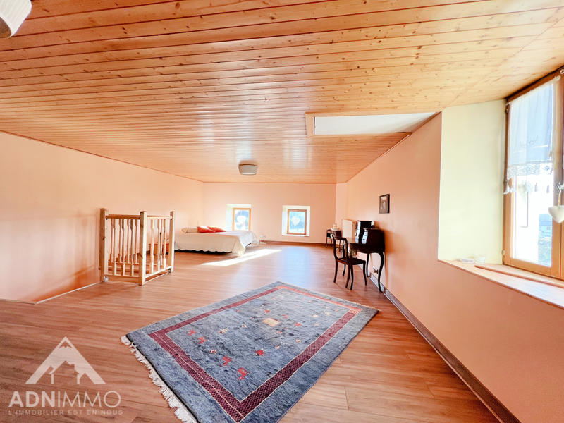 Maison - 205 m² - 6 pièces