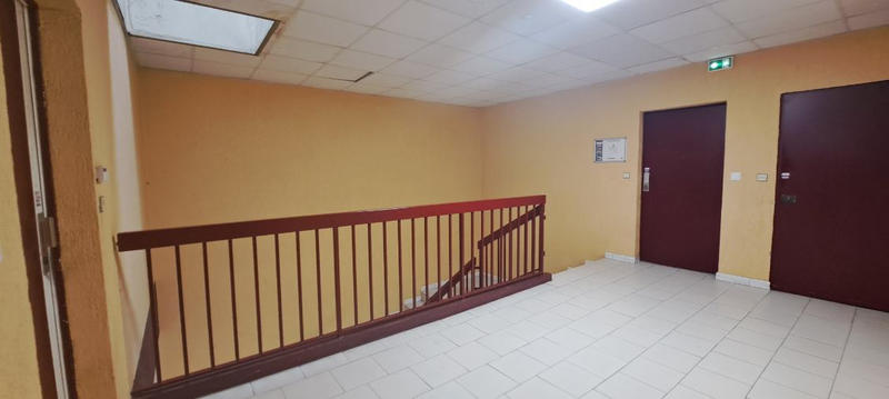 Bureau - 98 m² - 5 pièces