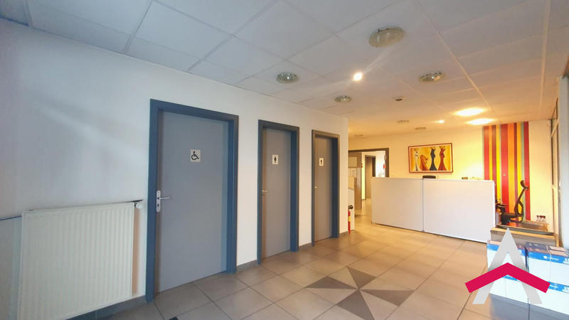 Local d'activités - 468 m²