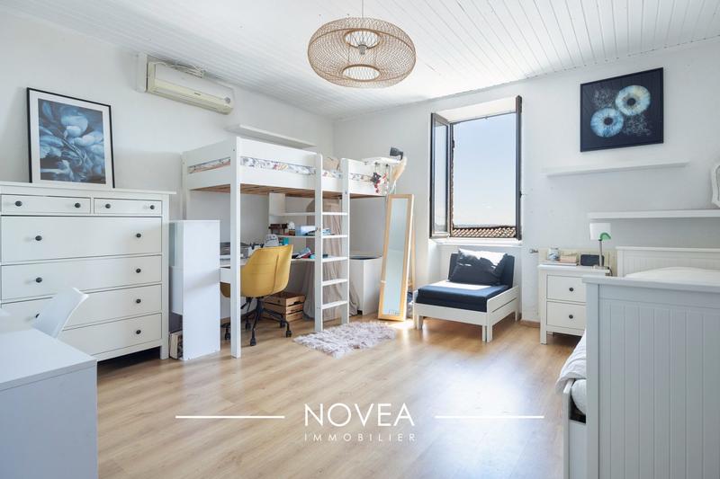 Maison ancienne - 245 m² - 8 pièces