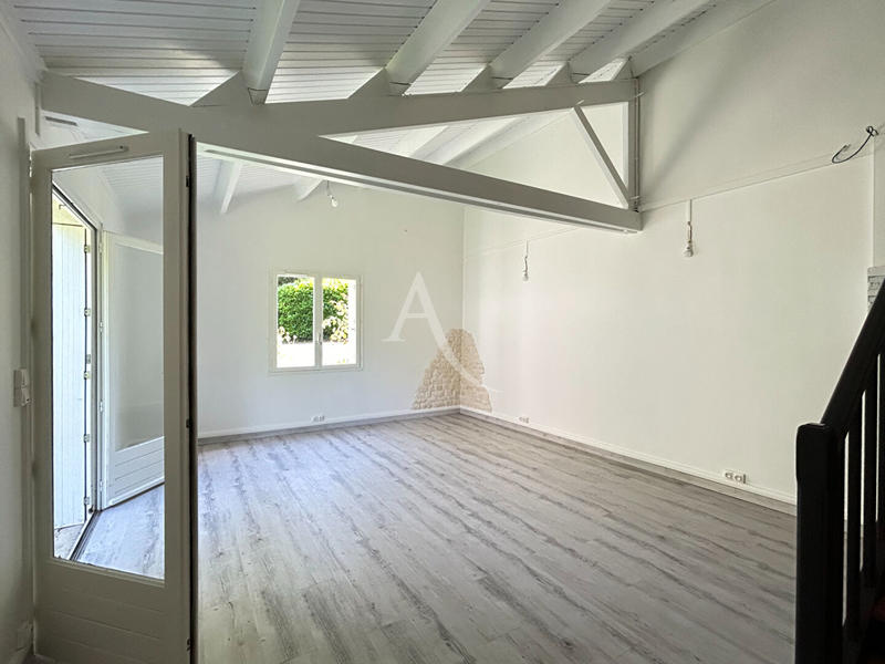 Immeuble - 150 m² - 35 pièces