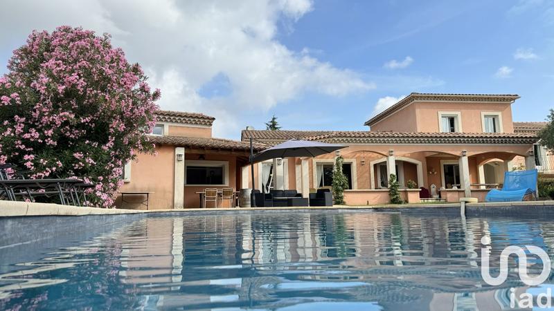 Maison - 234 m² - 12 pièces