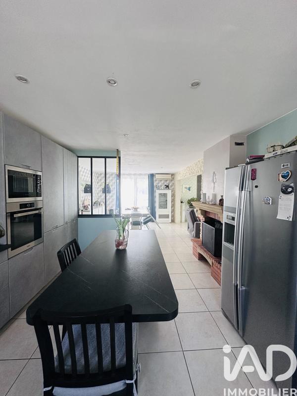 Maison - 207 m² - 9 pièces