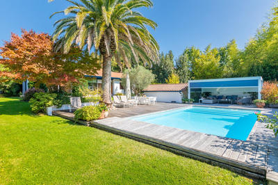 Maison - 258 m² - 10 pièces