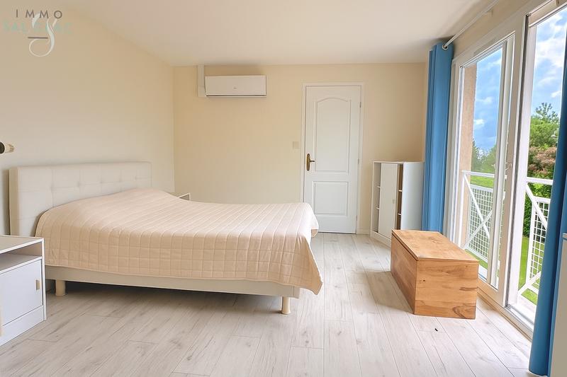 Maison - 280 m² - 8 pièces