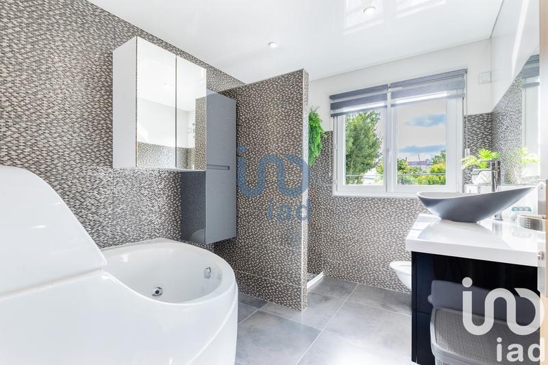 Maison - 142 m² - 6 pièces